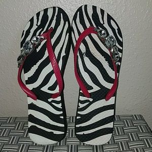 Cute brand new flip flops
